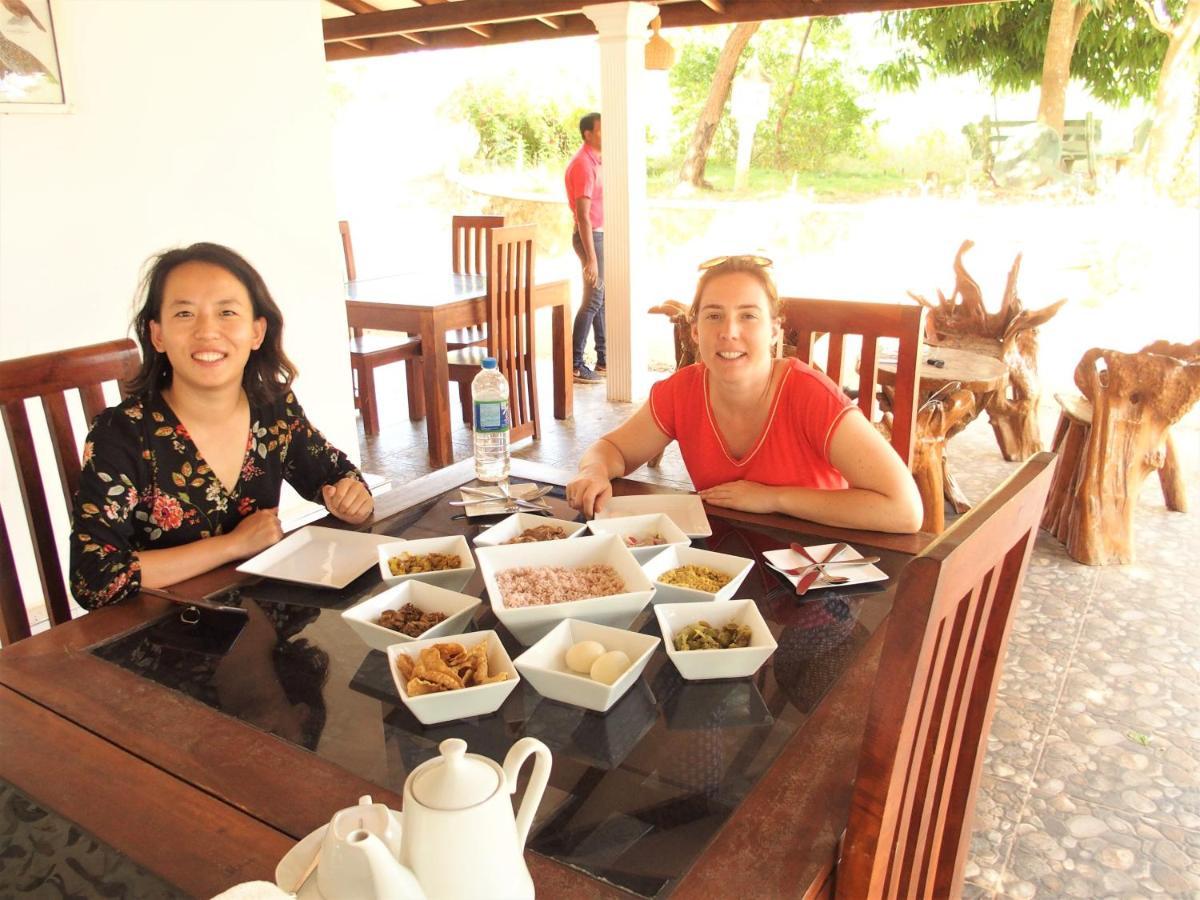 Hotel Grand Halabana Weerawila エクステリア 写真